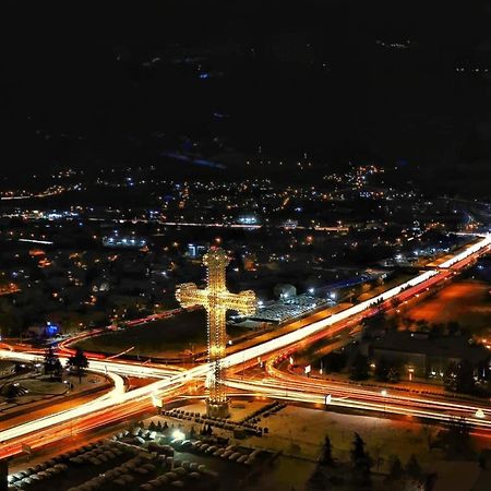 Merdz Spa & Fitness Sky Apartment Skopje Buitenkant foto